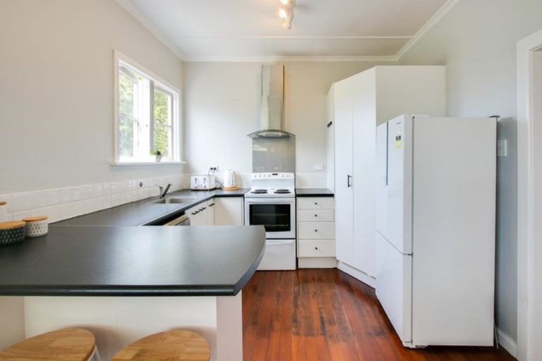 Photo of property in 7 Petane Road, Bay View, Napier, 4104