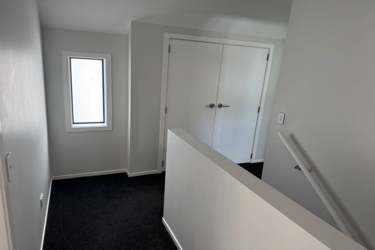 Photo of property in 91c Whites Line East, Waiwhetu, Lower Hutt, 5010