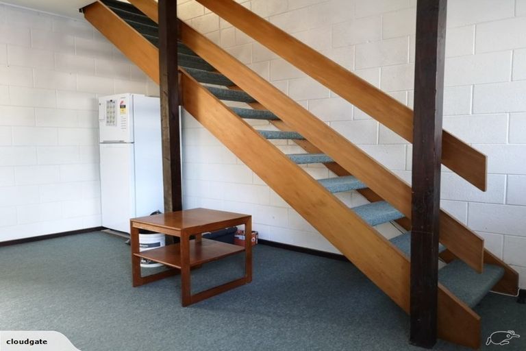 Photo of property in Lynbrae Court Flats, 20/4 Dr Taylor Terrace, Johnsonville, Wellington, 6037