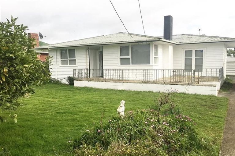 Photo of property in 521 Massey Road, Mangere, Auckland, 2022