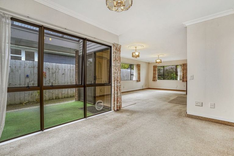 Photo of property in 61 Sare Crescent, Fairfield, Hamilton, 3214