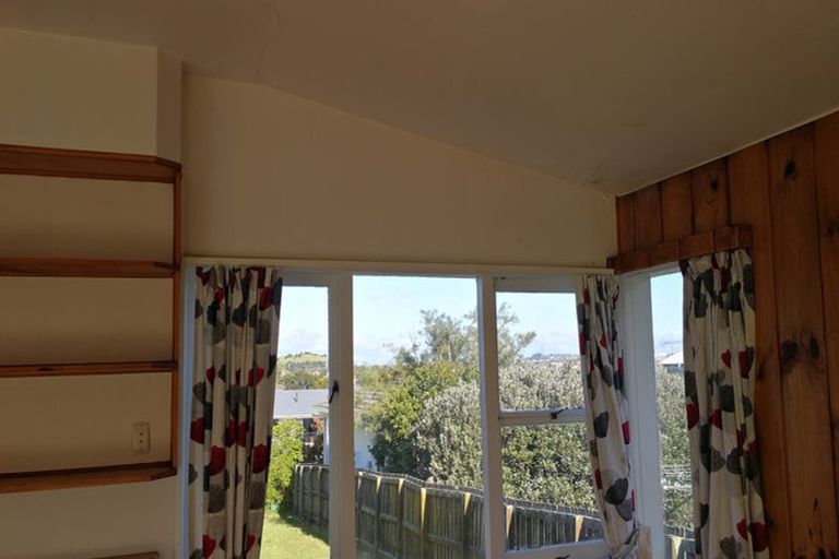 Photo of property in 25 Williamson Avenue, Belmont, Auckland, 0622