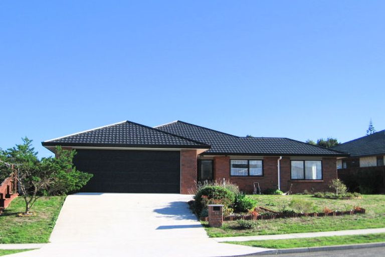 Photo of property in 44 Campion Road, Waikanae Beach, Waikanae, 5036