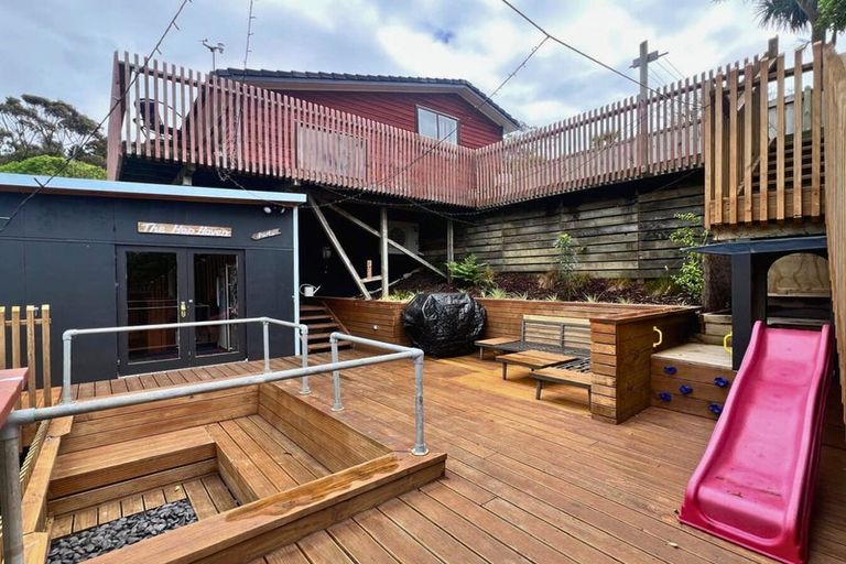 Photo of property in 35 Westhaven Drive, Tawa, Wellington, 5028