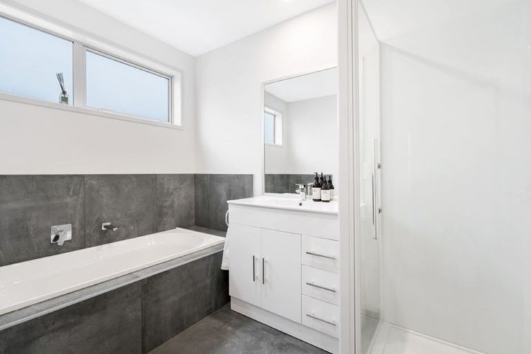 Photo of property in 8 Hakaro Way, Takanini, 2112