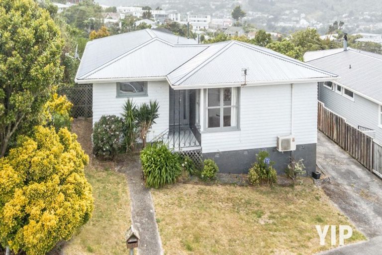 Photo of property in 11 Lenox Grove, Johnsonville, Wellington, 6037