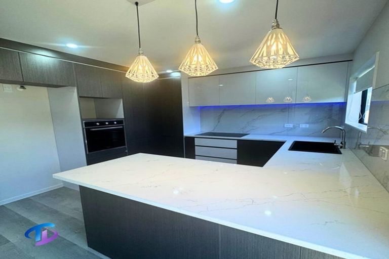 Photo of property in 33 Wai Iti Place, Clendon Park, Auckland, 2103