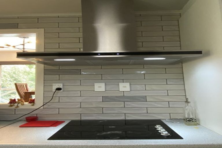 Photo of property in 11 Lynda Avenue, Paparangi, Wellington, 6037