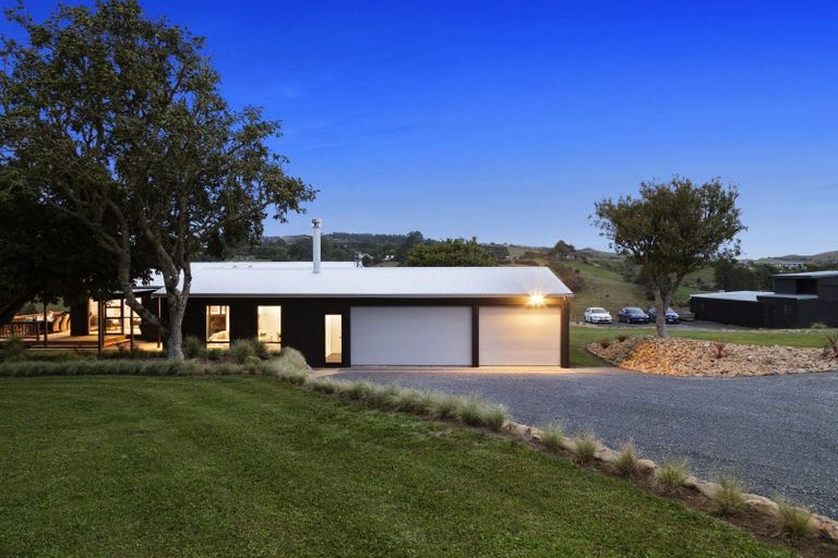 Photo of property in 414 Paparata Road, Bombay, 2675