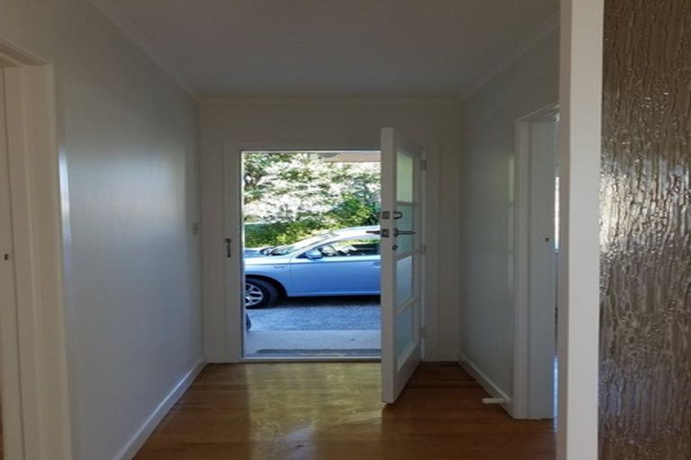 Photo of property in 1/84 College Road, Northcote, Auckland, 0627