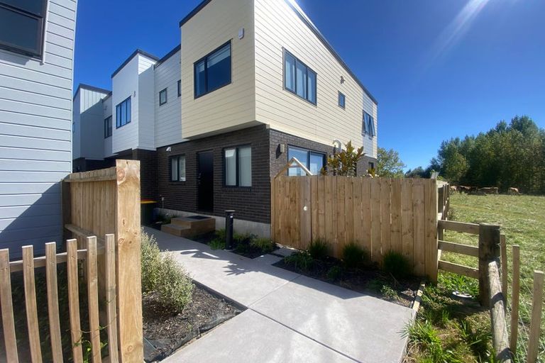 Photo of property in 17/35 Young Crescent, Drury, 2113