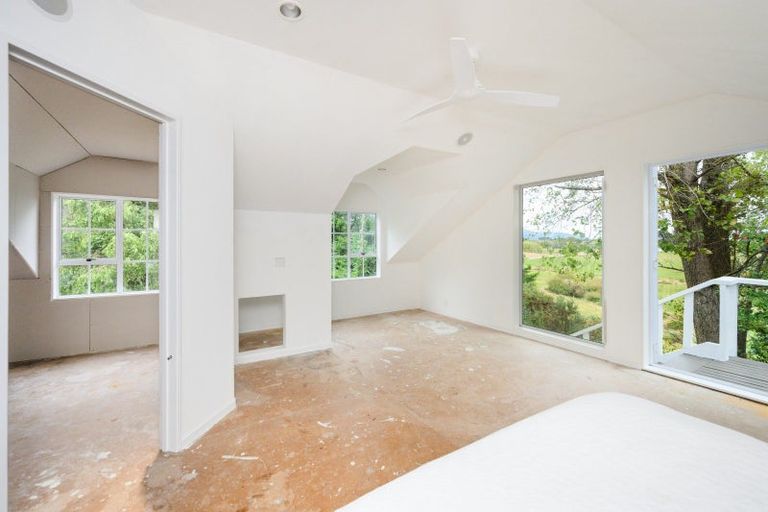 Photo of property in 210 Old West Road, Turitea, Palmerston North, 4472