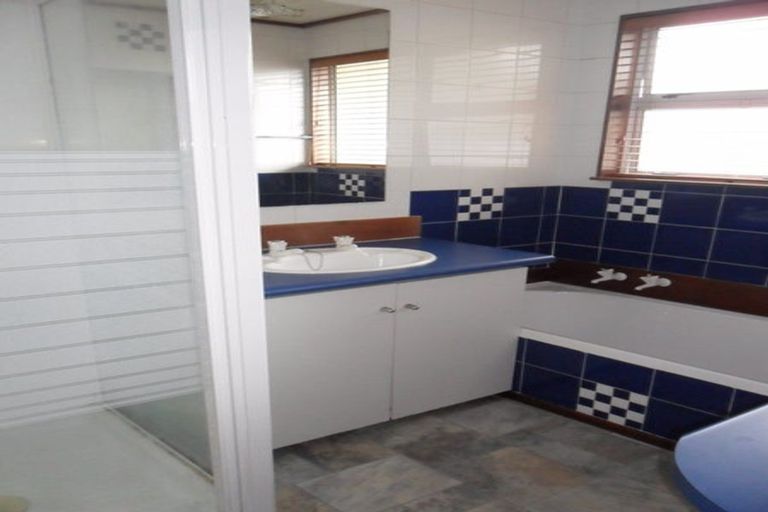 Photo of property in 63 Hillside Drive, Maoribank, Upper Hutt, 5018