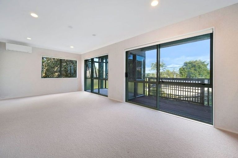 Photo of property in 67 Rangeview Road, Sunnyvale, Auckland, 0612