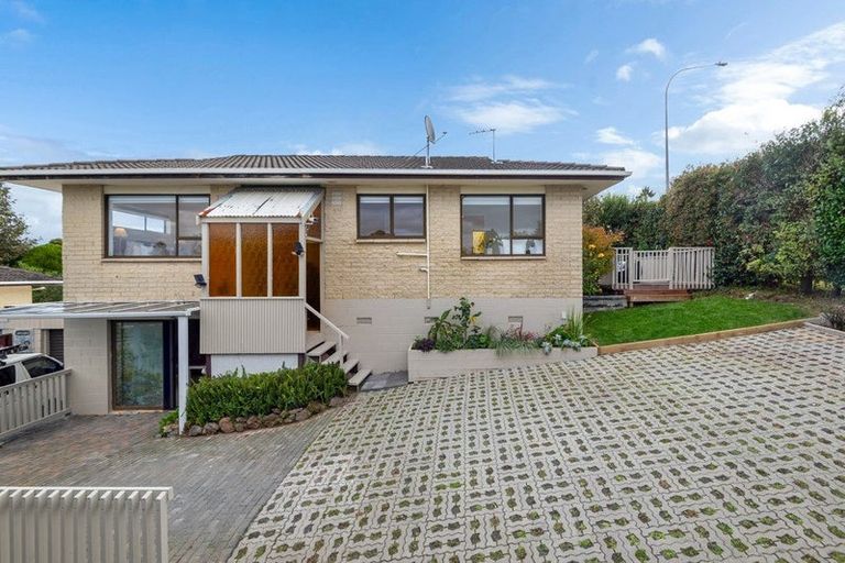 Photo of property in 1/94 Glamorgan Drive, Torbay, Auckland, 0630