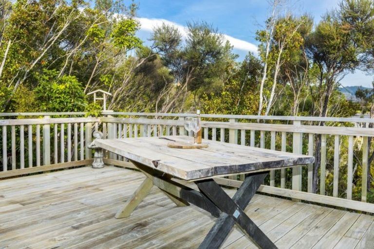 Photo of property in 50 Mount Marua Way, Timberlea, Upper Hutt, 5018