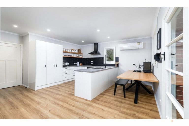 Photo of property in 58 Timaru Road, Waimate, 7924