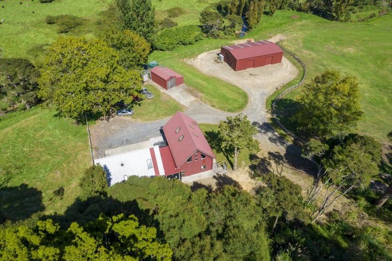 Photo of property in 377 Clevedon Kawakawa Road, Clevedon, Papakura, 2585