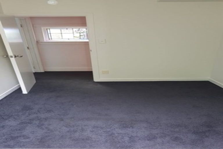 Photo of property in 28 Tane Road, Laingholm, Auckland, 0604