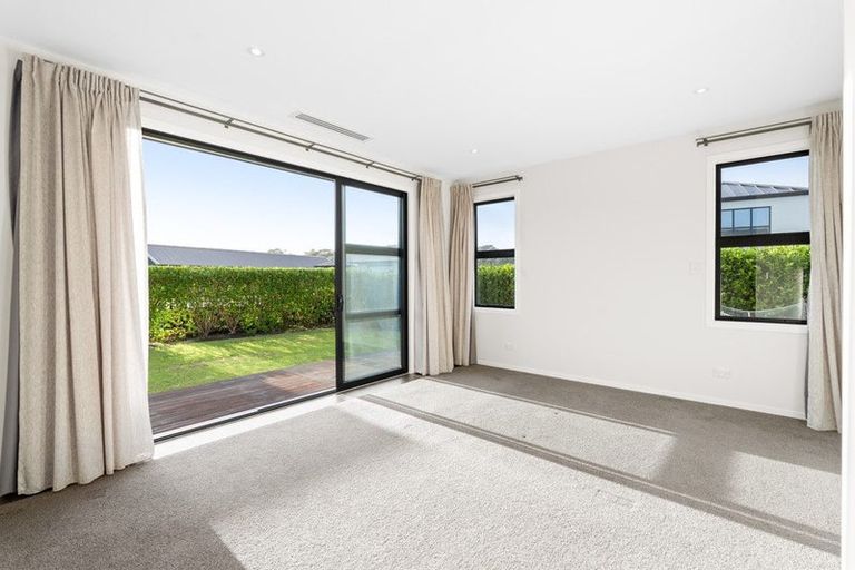 Photo of property in 78 Riverhead Point Drive, Riverhead, 0820