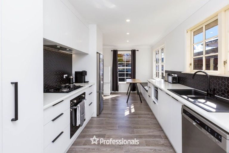 Photo of property in 62 Hillside Drive, Maoribank, Upper Hutt, 5018