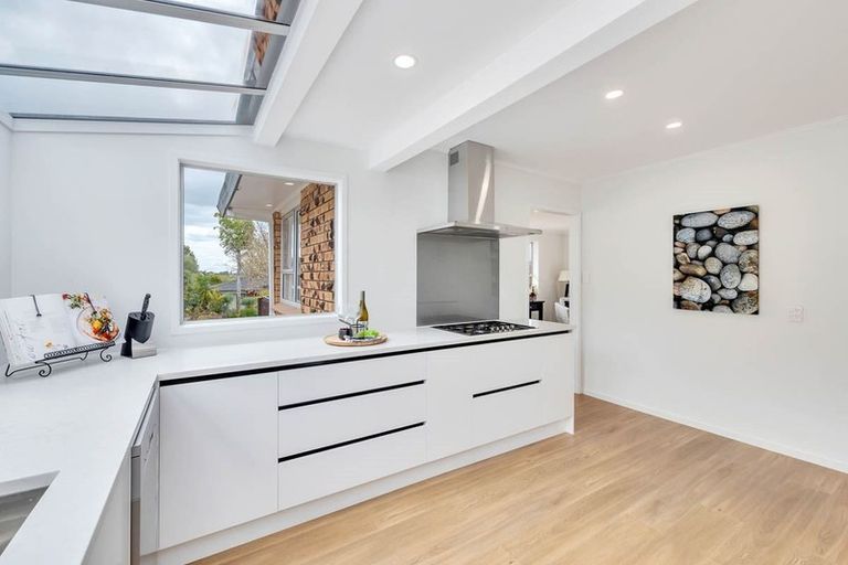 Photo of property in 5 Naviti Place, Browns Bay, Auckland, 0630