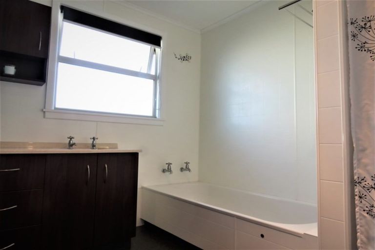 Photo of property in 16 Arthur Street, Holmes Hill, Oamaru, 9401