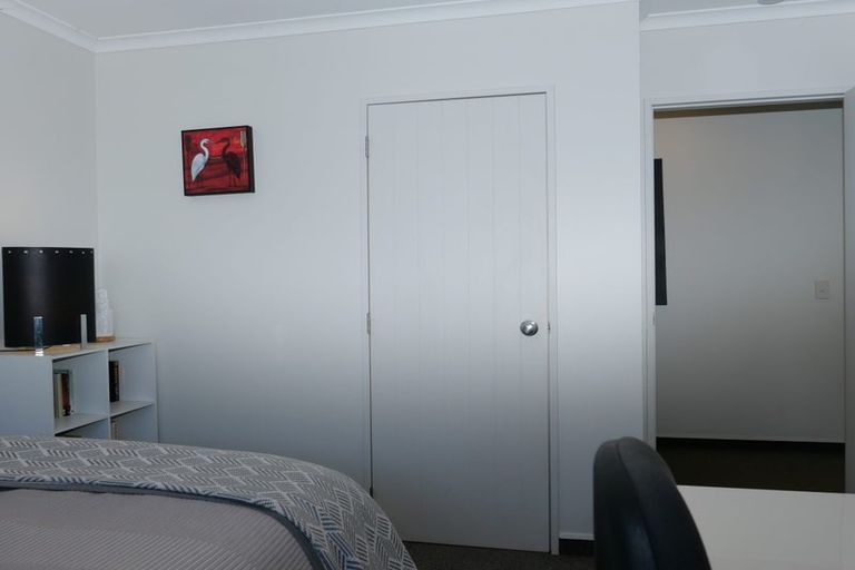 Photo of property in 64 Lorna Irene Drive, Raumati South, Paraparaumu, 5032