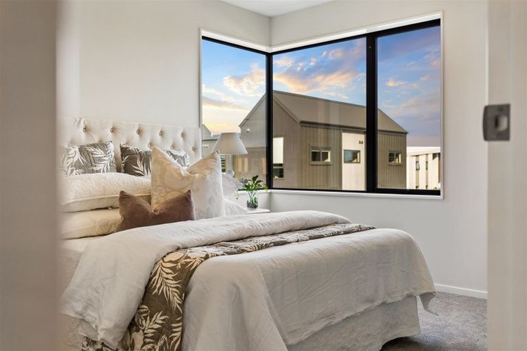 Photo of property in 14 Whakatere Lane, Hobsonville, Auckland, 0616