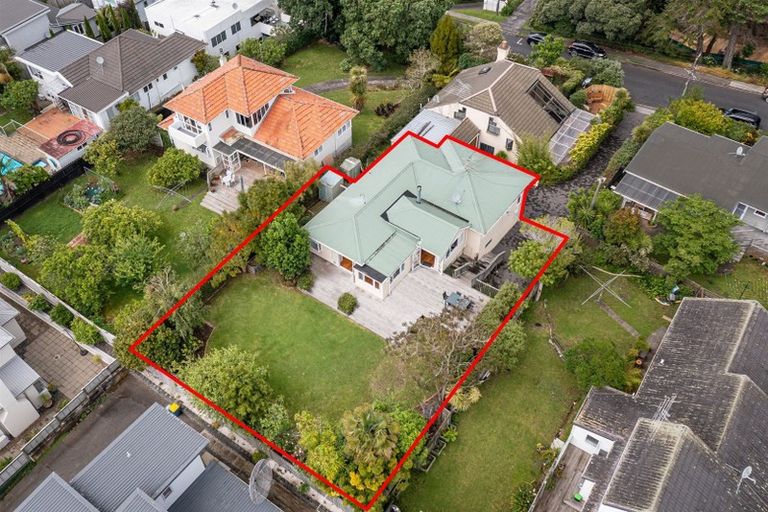 Photo of property in 1/21 Belmont Terrace, Milford, Auckland, 0620