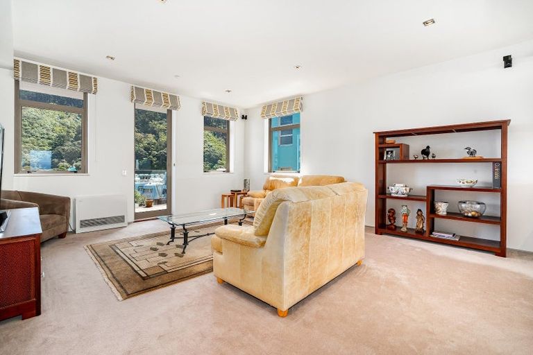 Photo of property in 12/95 Molesworth Street, Thorndon, Wellington, 6011