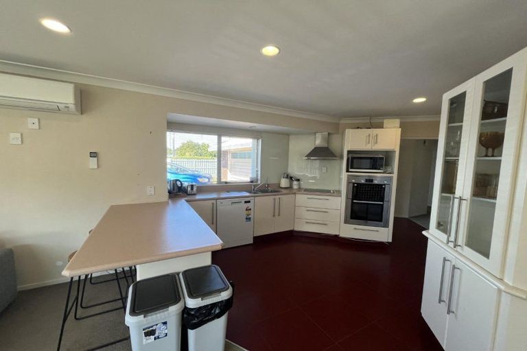 Photo of property in 384 Mangorei Road, Merrilands, New Plymouth, 4312