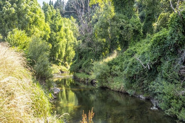 Photo of property in 1182 Opaki Kaiparoro Road, Mauriceville, Masterton, 5882