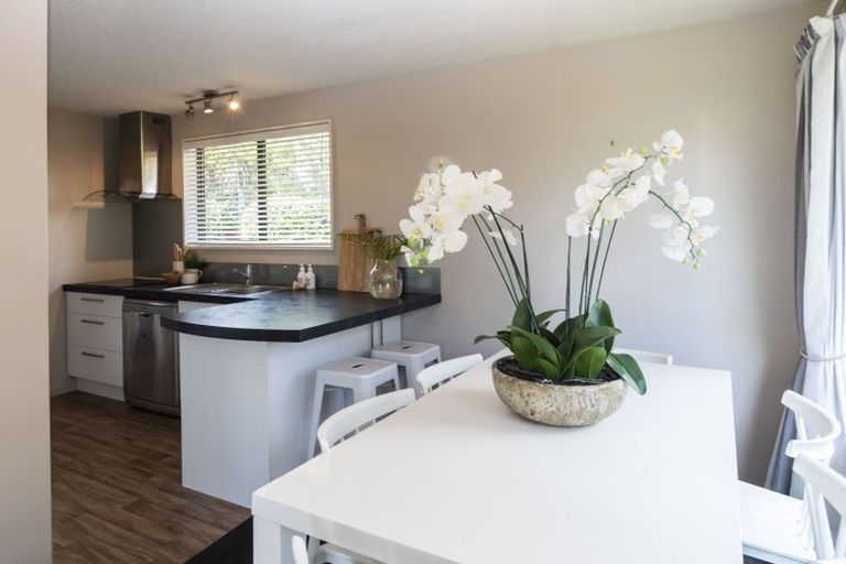 Photo of property in 2/27 Mortlake Street, Islington, Christchurch, 8042