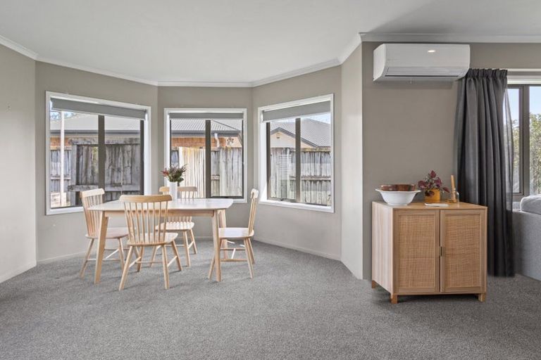 Photo of property in 9 Whitford Place, Rototuna North, Hamilton, 3210