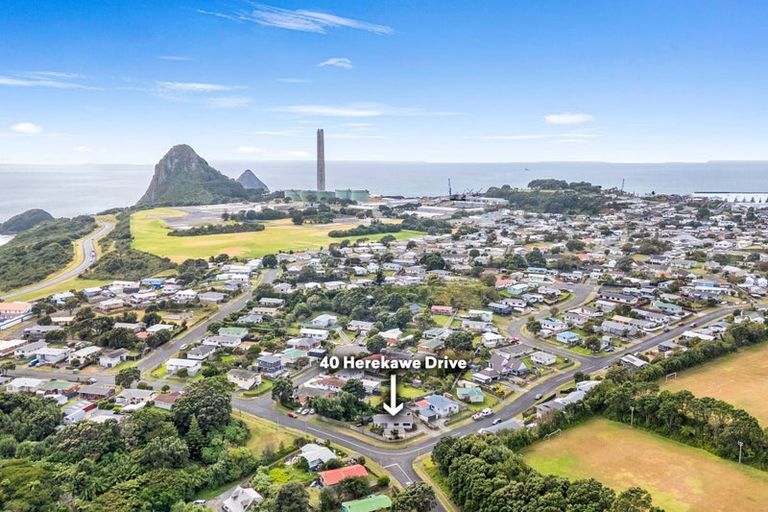 Photo of property in 40 Herekawe Drive, Spotswood, New Plymouth, 4310