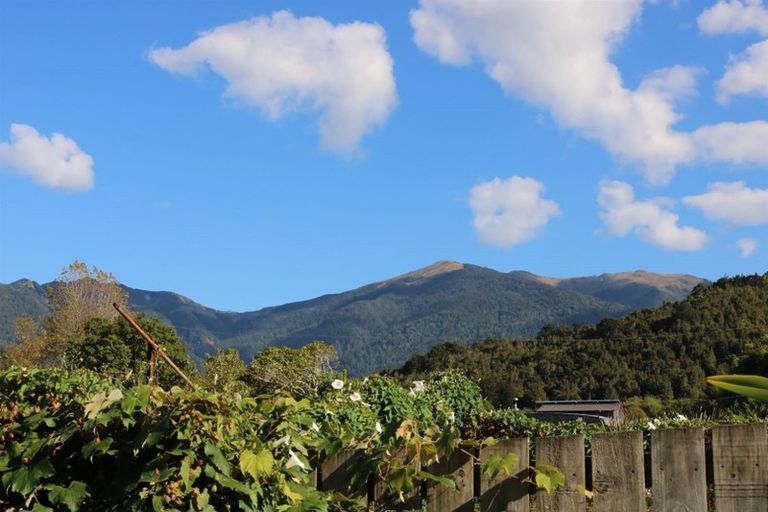 Photo of property in 33 Clifford Street, Blackball, 7804