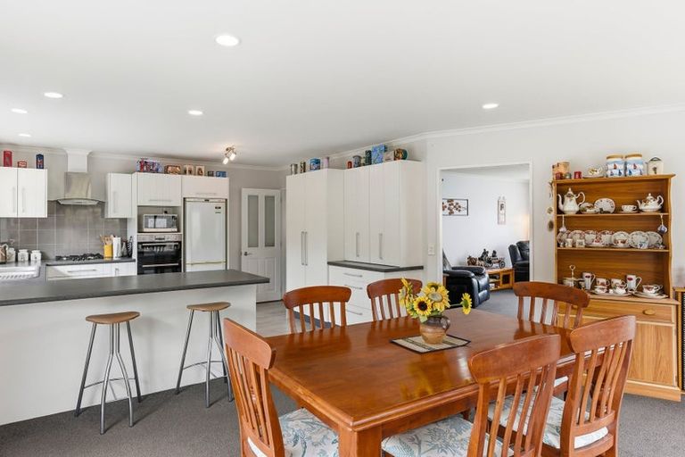 Photo of property in 3 Nicholas Place, Waikanae Beach, Waikanae, 5036