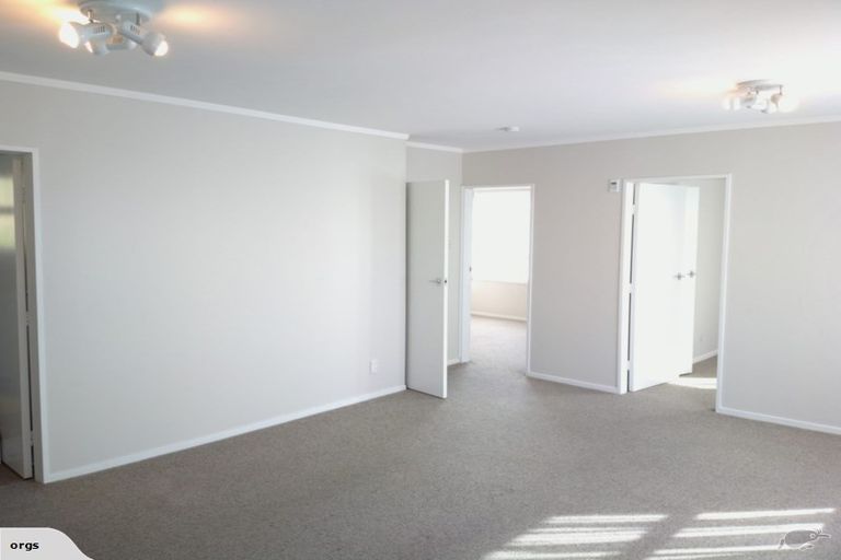 Photo of property in 1/43 Edgecombe Street, Newlands, Wellington, 6037