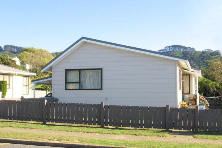 Photo of property in 60 Takapuwahia Drive, Takapuwahia, Porirua, 5022