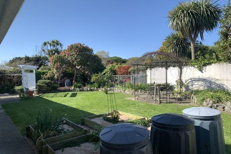 Photo of property in 5 Windsor Avenue, Waikanae, 5036