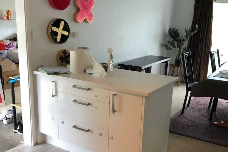 Photo of property in 10a Sharivari Place, Conifer Grove, Takanini, 2112