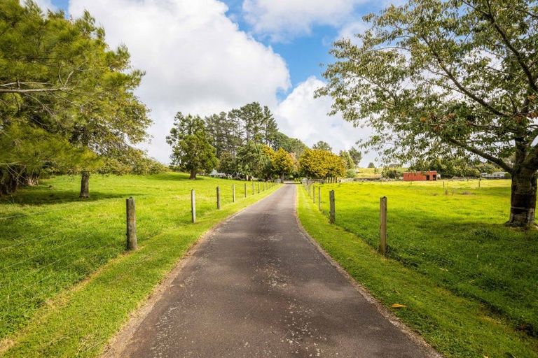 Photo of property in 42 Ridgewood Drive, Ridgewood, New Plymouth, 4371