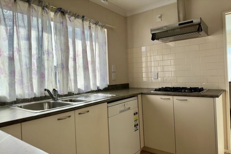 Photo of property in 10 Brosna Place, East Tamaki, Auckland, 2016