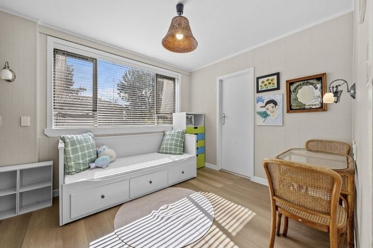 Photo of property in 22 Royal Road, Massey, Auckland, 0614