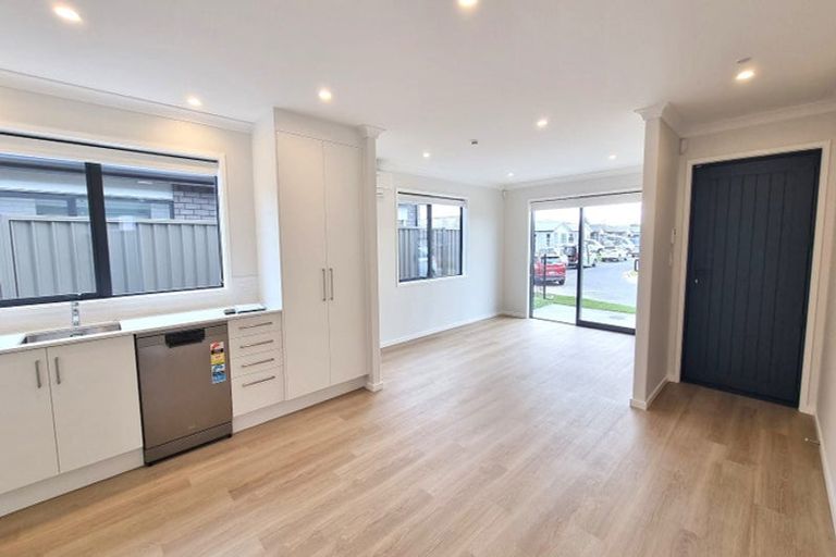 Photo of property in 18 Tasker Crescent, Pyes Pa, Tauranga, 3112
