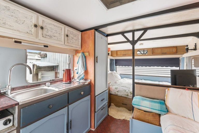 Photo of property in 104 Beverley Terrace, Whangamata, 3620