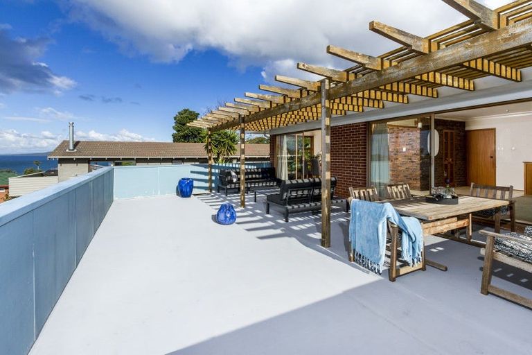 Photo of property in 1/10 Tipau Street, Torbay, Auckland, 0630