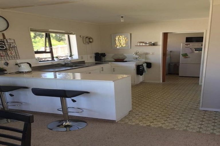 Photo of property in 58a Eatwell Avenue, Paraparaumu Beach, Paraparaumu, 5032