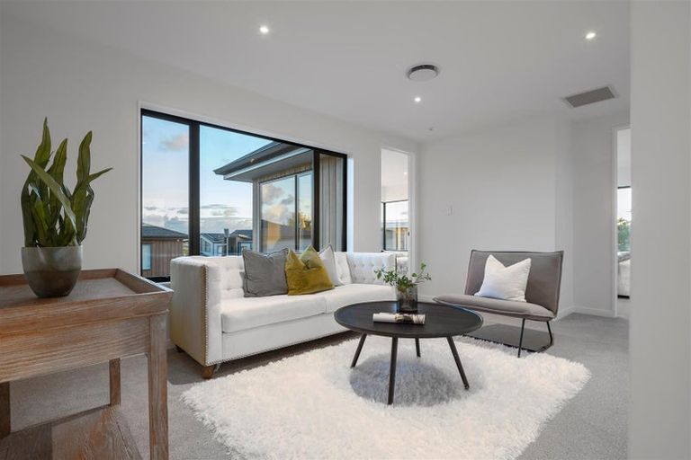 Photo of property in 3 Taku Close, Long Bay, Auckland, 0630